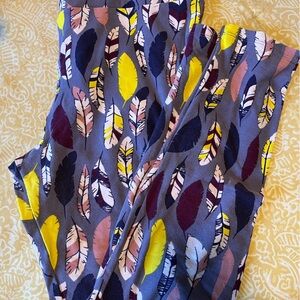 Lularoe feather leggings tall & curvy